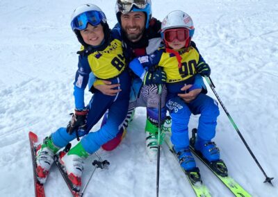 Papà Emanuele con Francesco e Gabriele Cicuti.